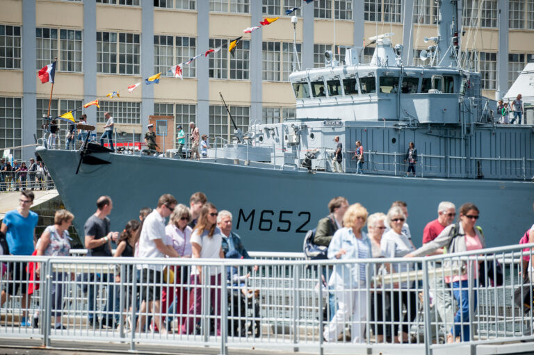 Le chasseur de mines tripartites Pégase durant les fêtes maritimes internationales de Brest 2016 le 14 juillet 2016.