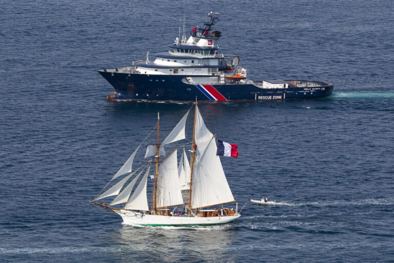 Fêtes Maritimes Internationales -  Brest 2016 - la grande parade entre Brest et Douarnenez le 19 juillet 2016